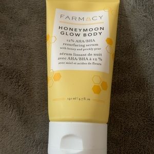 Authentic! Farmacy honeymoon glow body serum 🥰